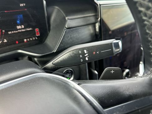 Used 2025 GMC Acadia Elevation image 20