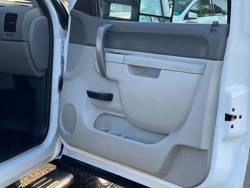 Used 2011 Chevrolet Silverado 2500 W/T image 13