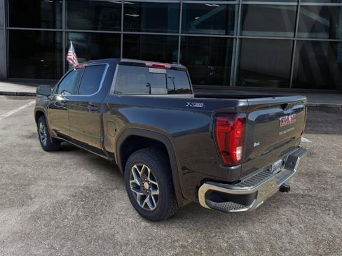 New 2026 GMC Sierra 1500 SLE image 5