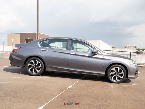 Used 2017 Honda Accord EX image 8