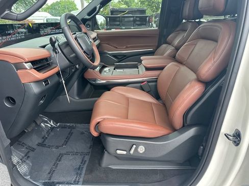 New 2026 Lincoln Navigator L Reserve AWD/4WD image 10
