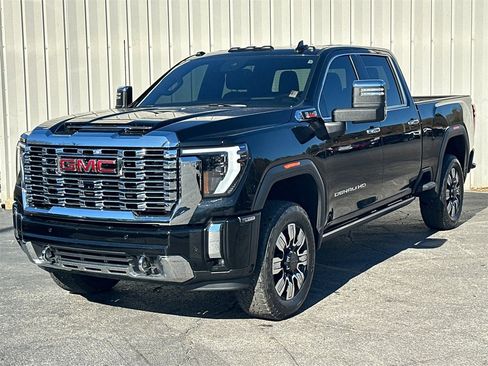 Used 2024 GMC Sierra 2500 Denali w/ Denali Reserve Package image 2