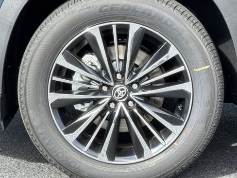 New 2026 Toyota Grand Highlander AWD Hybrid image 33