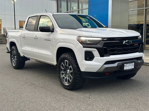 Used 2024 Chevrolet Colorado Z71 w/ Z71 Convenience Package 2 image 7