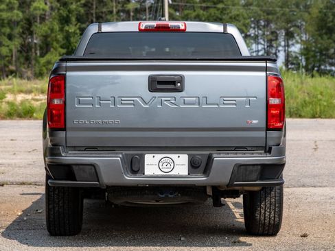 Used 2022 Chevrolet Colorado LT AWD/4WD image 7