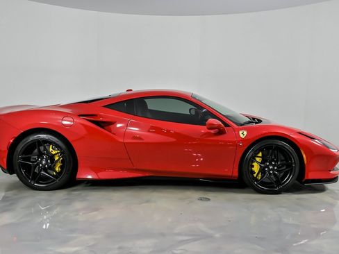 Used 2022 Ferrari F8 Tributo RWD image 14