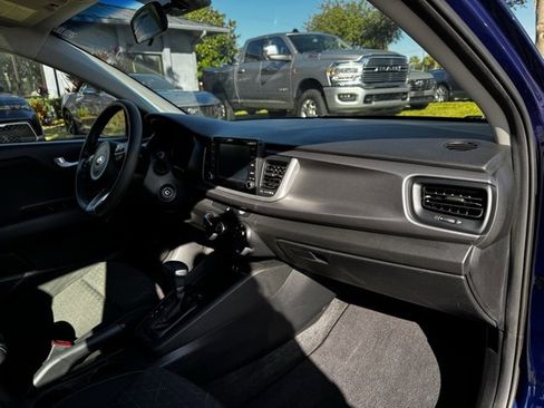 Used 2019 Kia Rio S w/ Technology Package image 12
