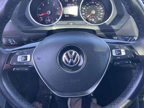 Used 2019 Volkswagen Tiguan SE image 61