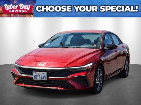 Used 2025 Hyundai Elantra SEL FWD image 1