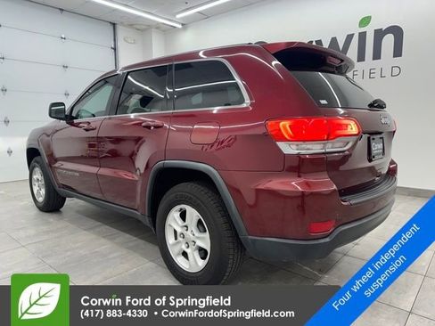 Used 2017 Jeep Grand Cherokee Laredo image 3