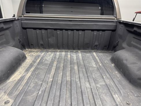 Used 2013 Toyota Tundra 4x4 CrewMax image 12