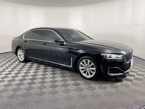 Used 2020 BMW 740i image 6