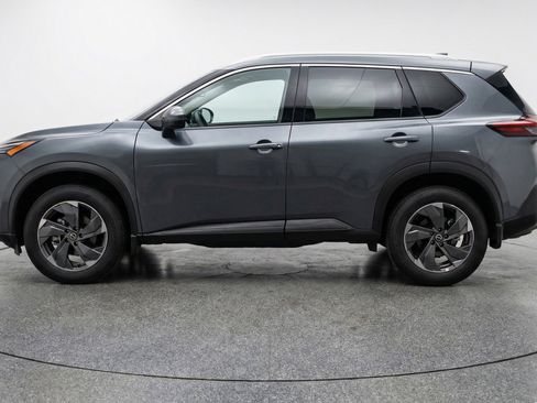 Used 2025 Nissan Rogue SV FWD image 5