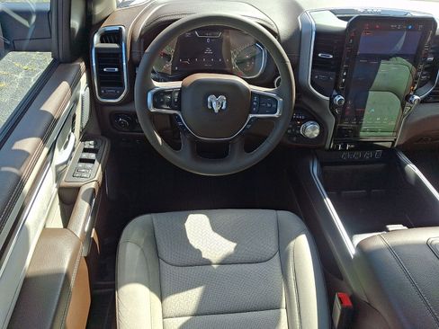 Used 2025 RAM 1500 Laramie AWD/4WD image 11