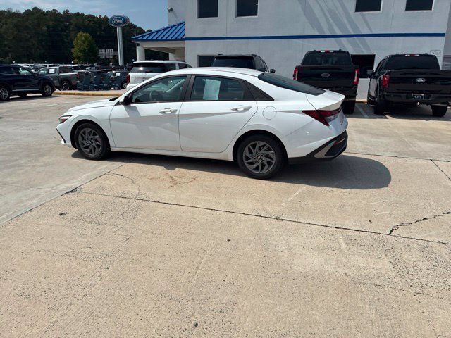 Used 2024 Hyundai Elantra SEL FWD image 19