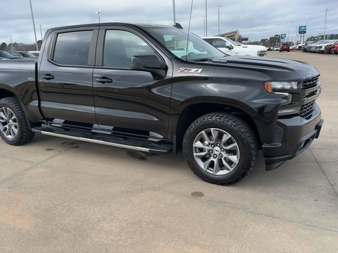 Used 2022 Chevrolet Silverado 1500 RST image 2