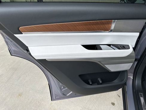 New 2026 Cadillac Vistiq Luxury image 26