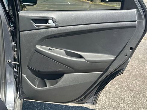 Used 2019 Hyundai Tucson Value FWD image 18