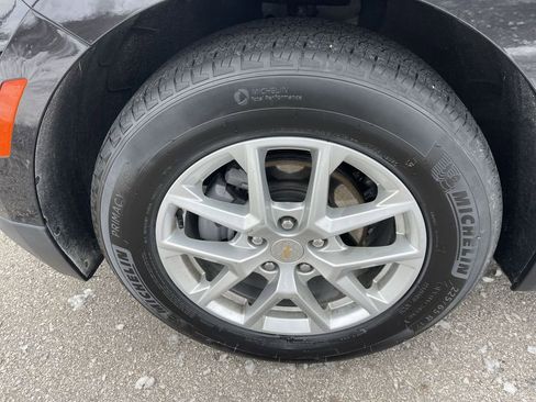 Used 2024 Chevrolet Equinox LT FWD image 2