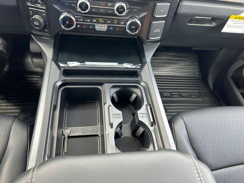 New 2026 Ford F550 4x4 Crew Cab image 33