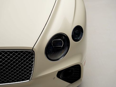 Used 2023 Bentley Continental GT Azure AWD/4WD image 11