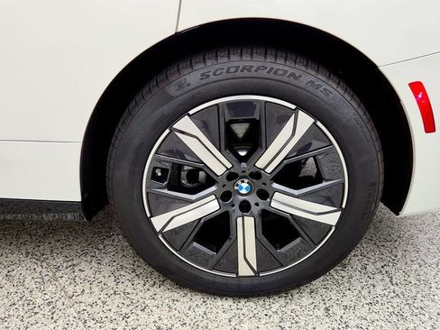 Used 2026 BMW iX xDrive45 w/ Premium Package AWD/4WD image 9