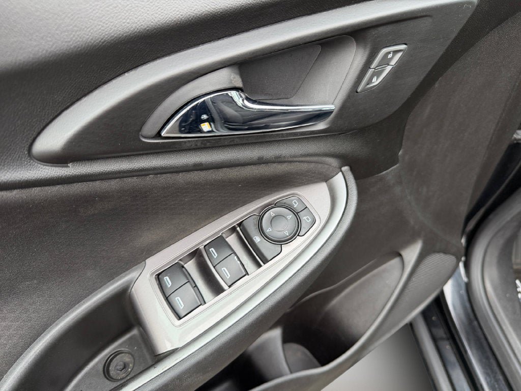 Used 2017 Chevrolet Malibu LS FWD image 21