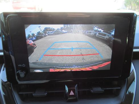 Used 2025 Toyota Corolla LE FWD image 27