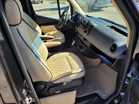 Used 2020 Mercedes-Benz Sprinter 3500 image 9