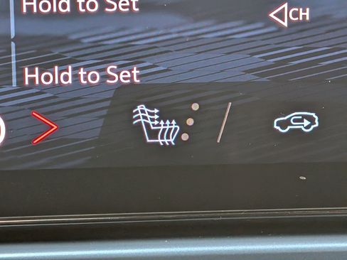 Used 2024 Chevrolet Equinox EV LT FWD image 32