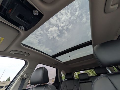 Certified 2023 Kia Sorento S w/ Panoramic Sunroof Package AWD/4WD image 33