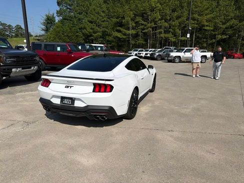 Used 2024 Ford Mustang GT RWD image 12