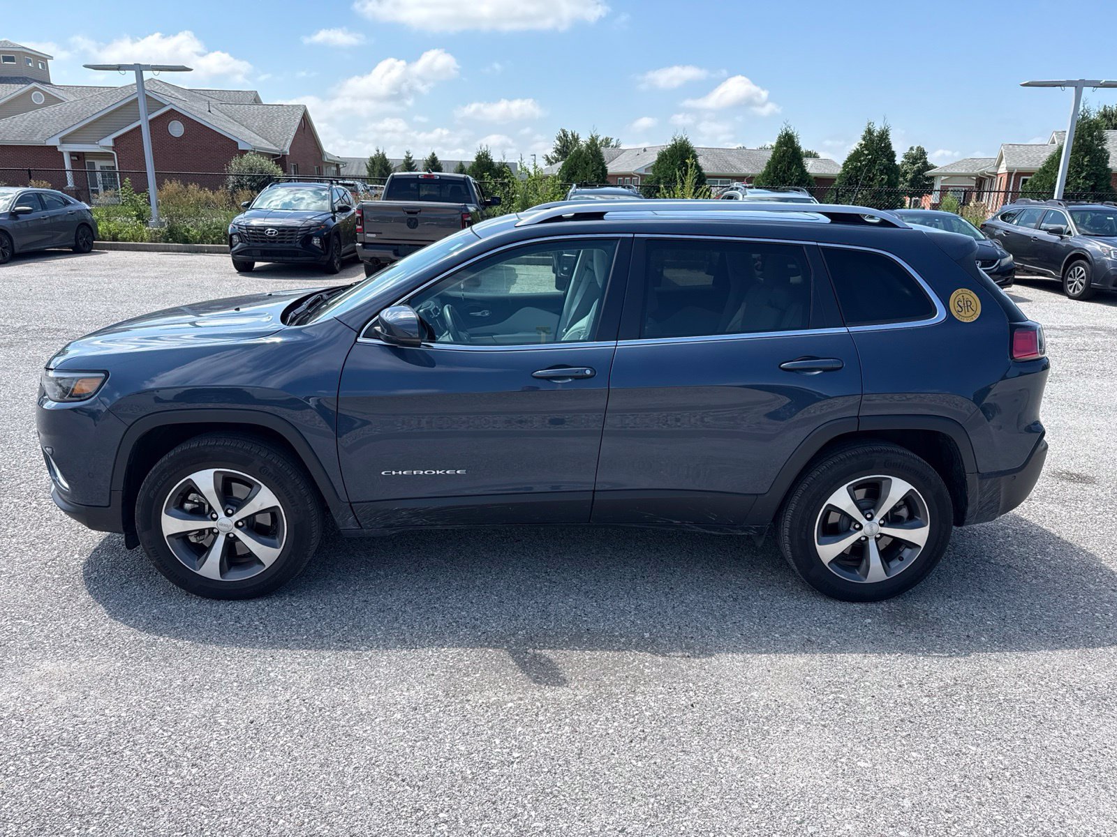 Used 2021 Jeep Cherokee Limited w/ Elite Package AWD/4WD image 12