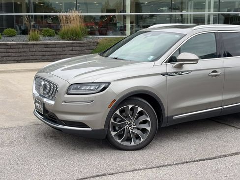 Used 2023 Lincoln Nautilus Reserve w/ Luxury Package AWD/4WD image 2