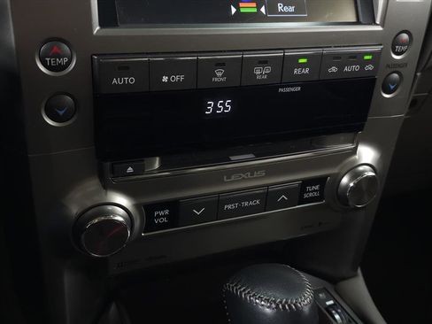 Used 2017 Lexus GX 460 image 24