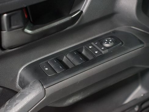 Certified 2025 Toyota Tacoma SR5 image 31