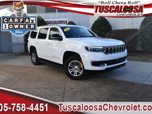 Used 2024 Jeep Wagoneer 4WD image 1