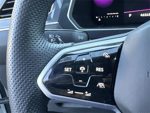 Certified 2022 Volkswagen Tiguan SE R-Line image 16