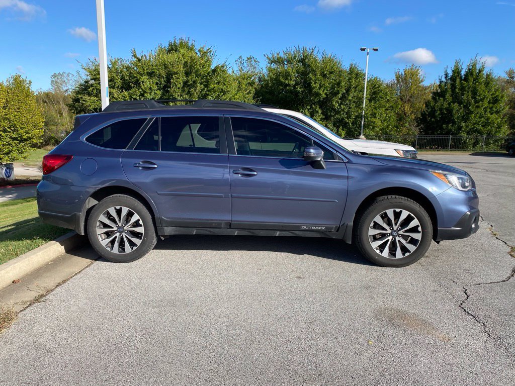 Used 2017 Subaru Outback 3.6R Limited w/ Popular Package #5 AWD/4WD image 4