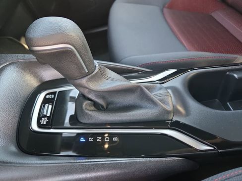 Used 2025 Toyota Corolla SE image 21