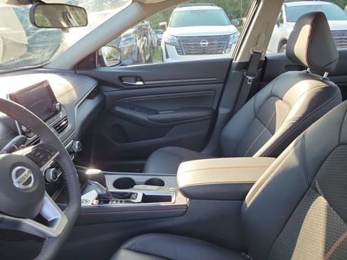 Used 2022 Nissan Altima 2.5 SR FWD image 16
