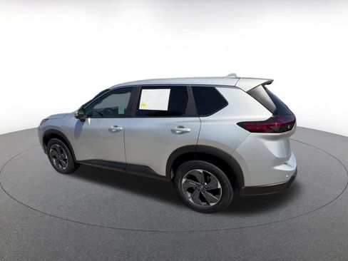 Used 2025 Nissan Rogue SV FWD image 10