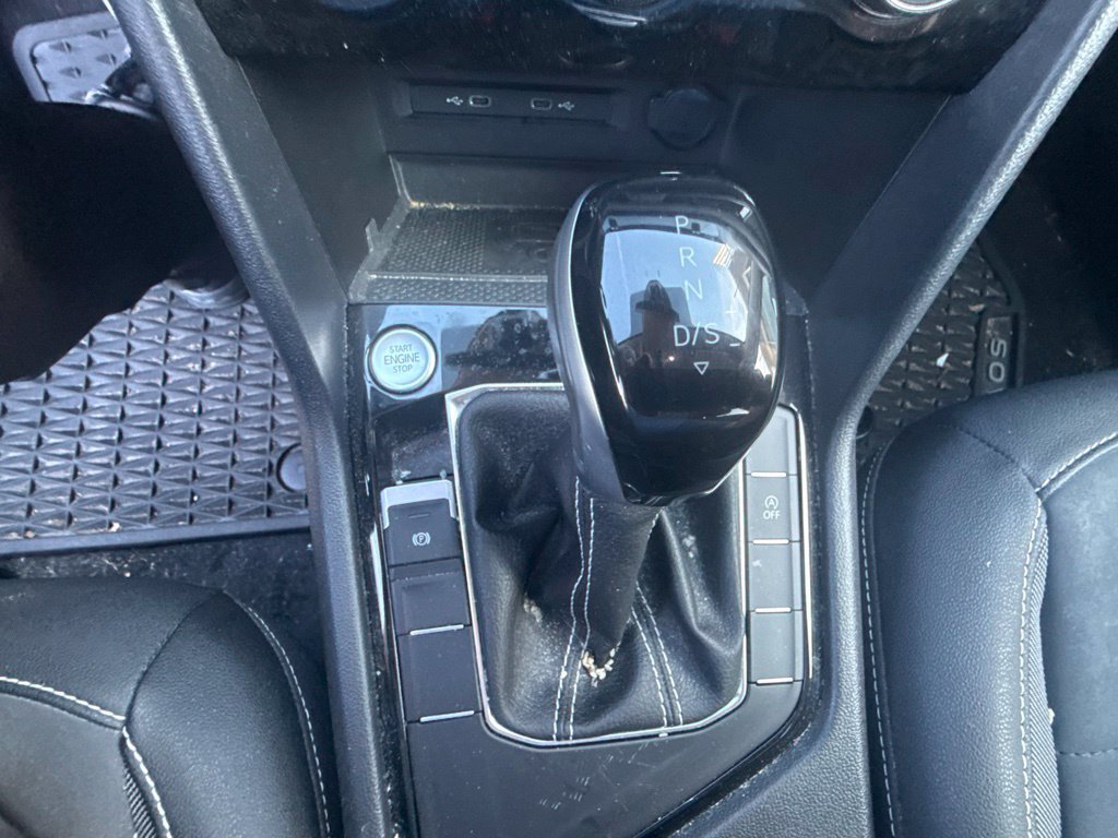 Certified 2024 Volkswagen Taos SE w/ Panoramic Sunroof Package FWD image 18