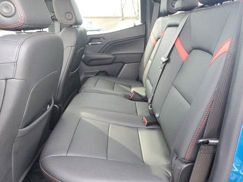 Used 2023 Chevrolet Colorado Z71 w/ Z71 Convenience Package 2 image 12