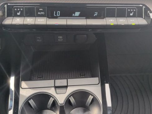 Used 2023 Toyota Prius XLE FWD image 26