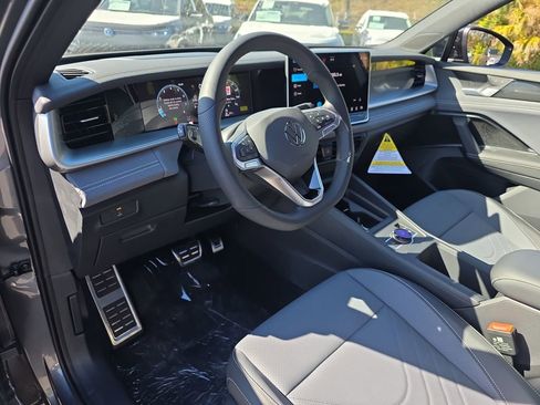 New 2026 Volkswagen Tiguan SE R-Line image 15