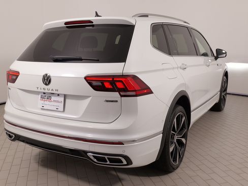 Used 2024 Volkswagen Tiguan SEL R-Line AWD/4WD image 14