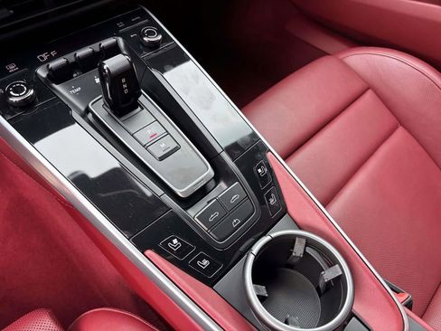 Certified 2022 Porsche 911 Turbo S image 33