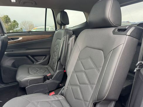 Used 2024 Volkswagen Atlas SE image 8
