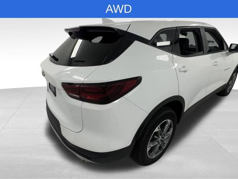 Used 2023 Chevrolet Blazer LT AWD/4WD image 3